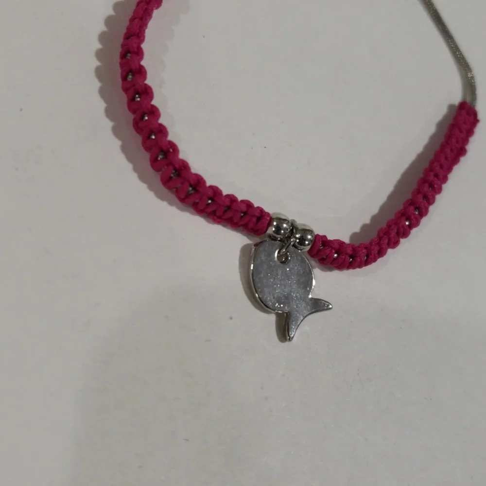 🐠 Silver tone & Pink Braided Adjust. Bracelet with Fish Charm – Boho & Cute! 🎀